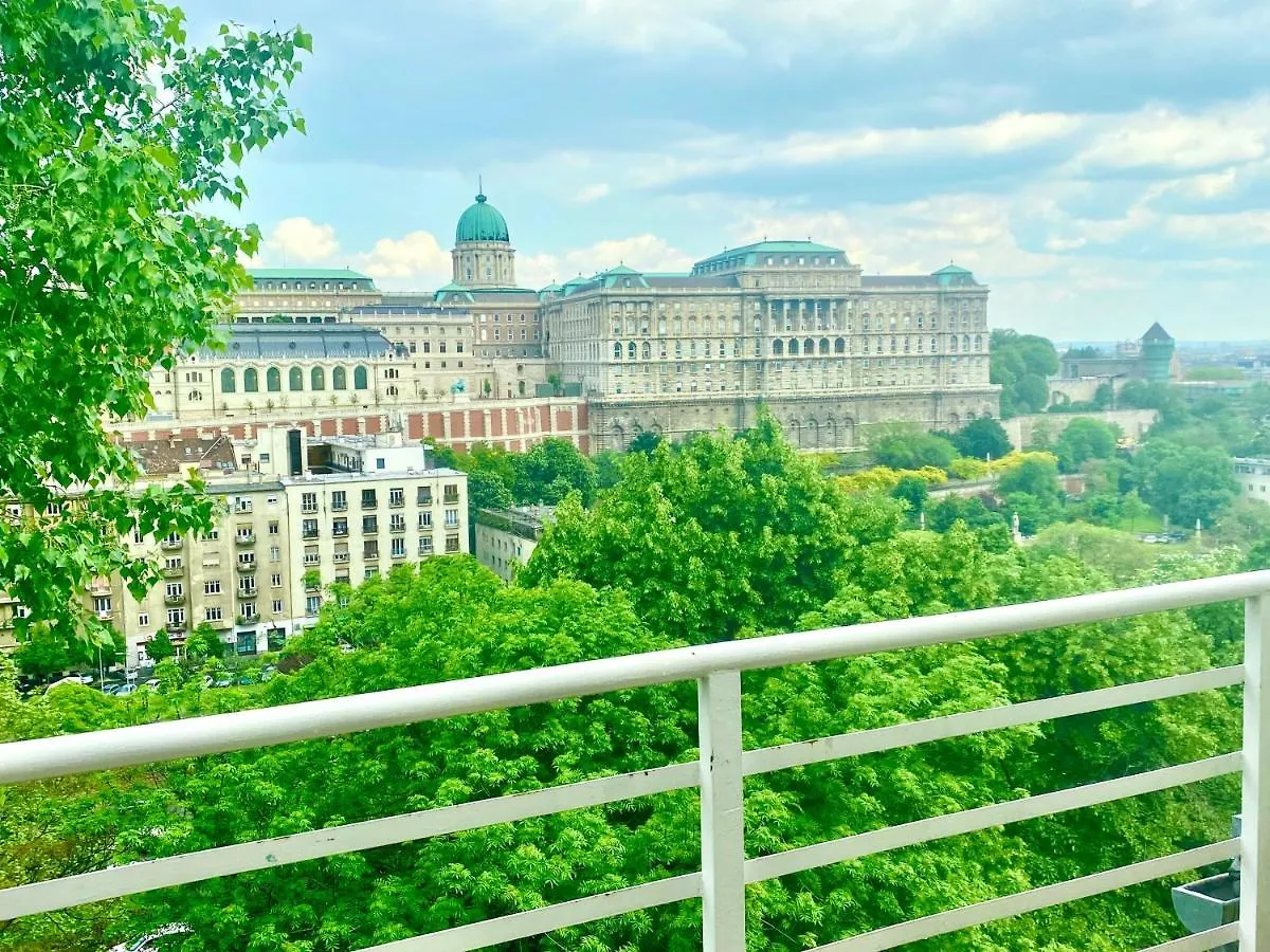 Luxury Apartment With Balcony View On Caslte Budapest