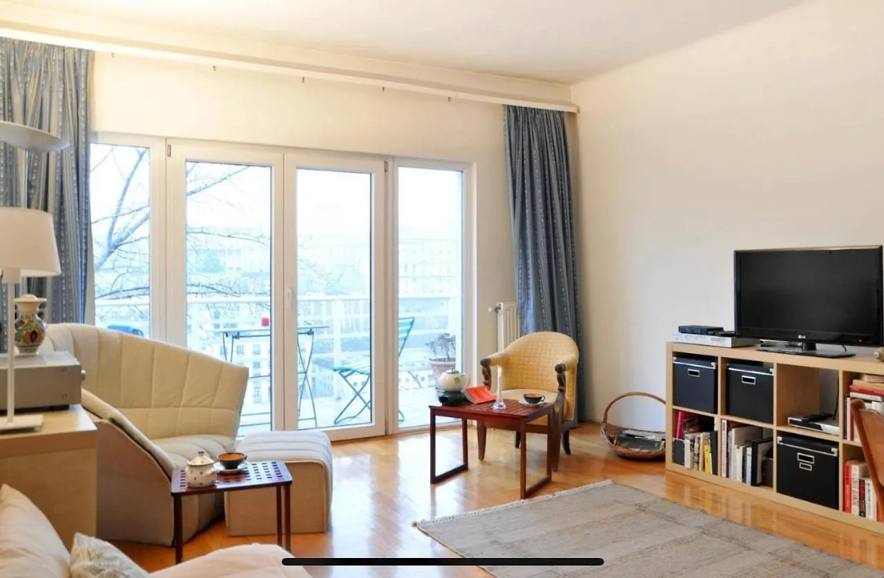 Luxury Apartment With Balcony View On Caslte Budapest